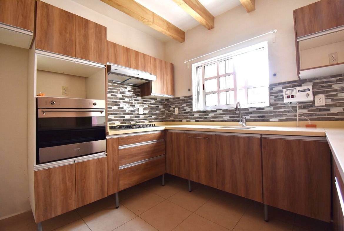 ¡¡OPORTUNIDAD!! RESIDENCIA DE UNA PLANTA CON DEPARTAMENTO INDEPENDIENTE Y GRAN JARDÍN