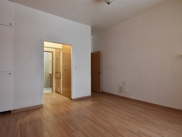 ¡¡OPORTUNIDAD!! RESIDENCIA DE UNA PLANTA CON DEPARTAMENTO INDEPENDIENTE Y GRAN JARDÍN