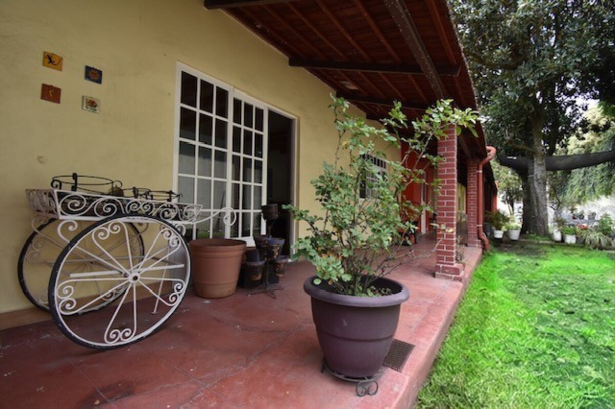 ¡¡OPORTUNIDAD!! RESIDENCIA DE UNA PLANTA CON DEPARTAMENTO INDEPENDIENTE Y GRAN JARDÍN