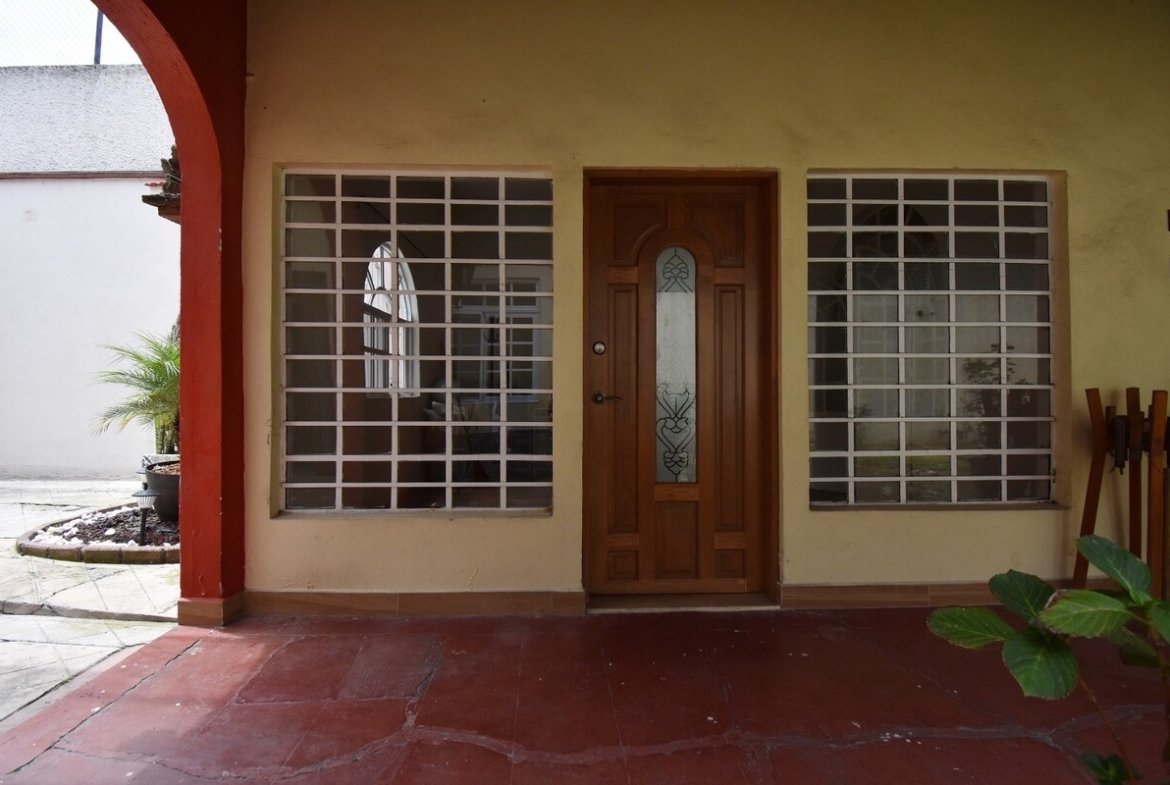 ¡¡OPORTUNIDAD!! RESIDENCIA DE UNA PLANTA CON DEPARTAMENTO INDEPENDIENTE Y GRAN JARDÍN