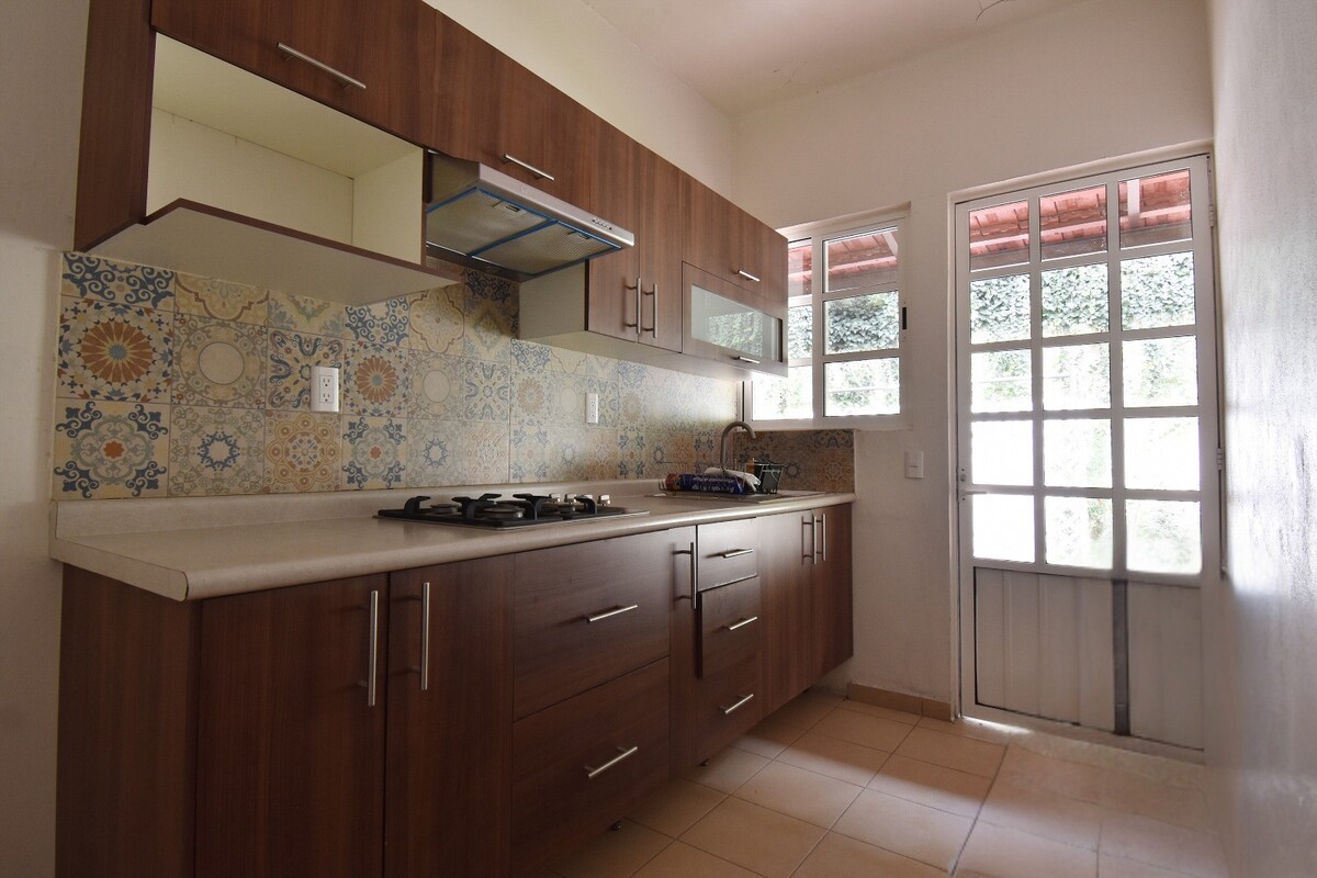 ¡¡OPORTUNIDAD!! RESIDENCIA DE UNA PLANTA CON DEPARTAMENTO INDEPENDIENTE Y GRAN JARDÍN
