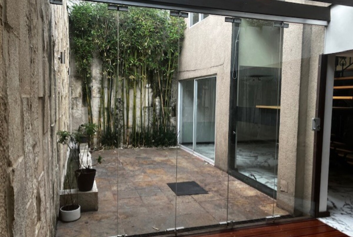 PRECIOSA CASA EN CONDOMINIO CON ACABADOS DE LUJO