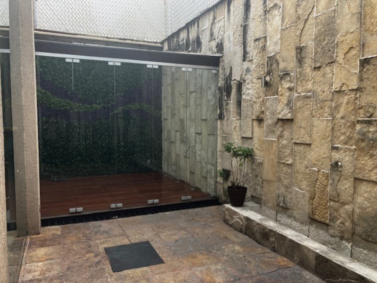 PRECIOSA CASA EN CONDOMINIO CON ACABADOS DE LUJO