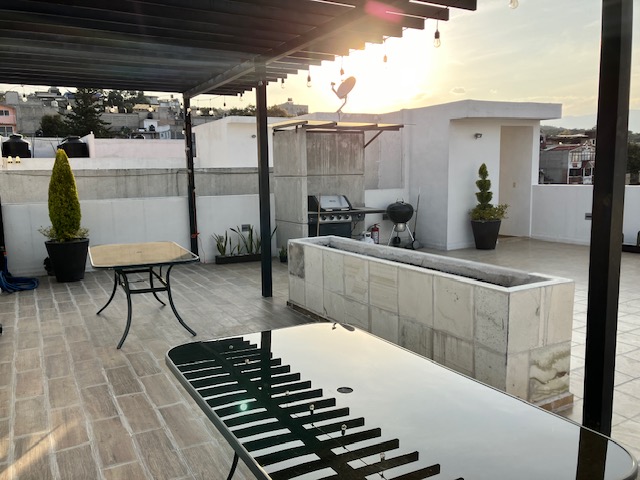 AMPLIO, ILUMINADO Y MODERNO DEPARTAMENTO CON PRECIOSAS VISTAS